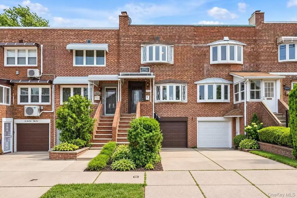 15150 11th Avenue, Whitestone