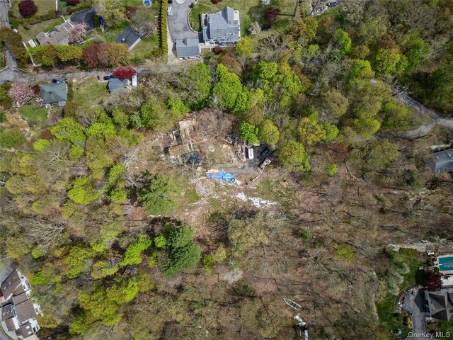 15 Colonial Terrace, Mahopac