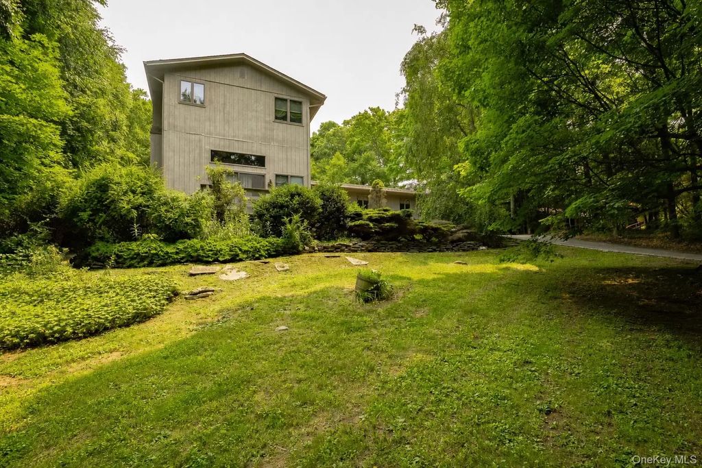 185 White Pond Road, Stormville