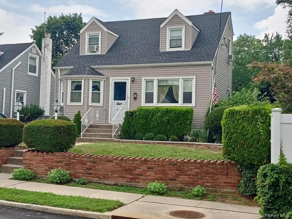 1207 Slabey Avenue, Valley Stream