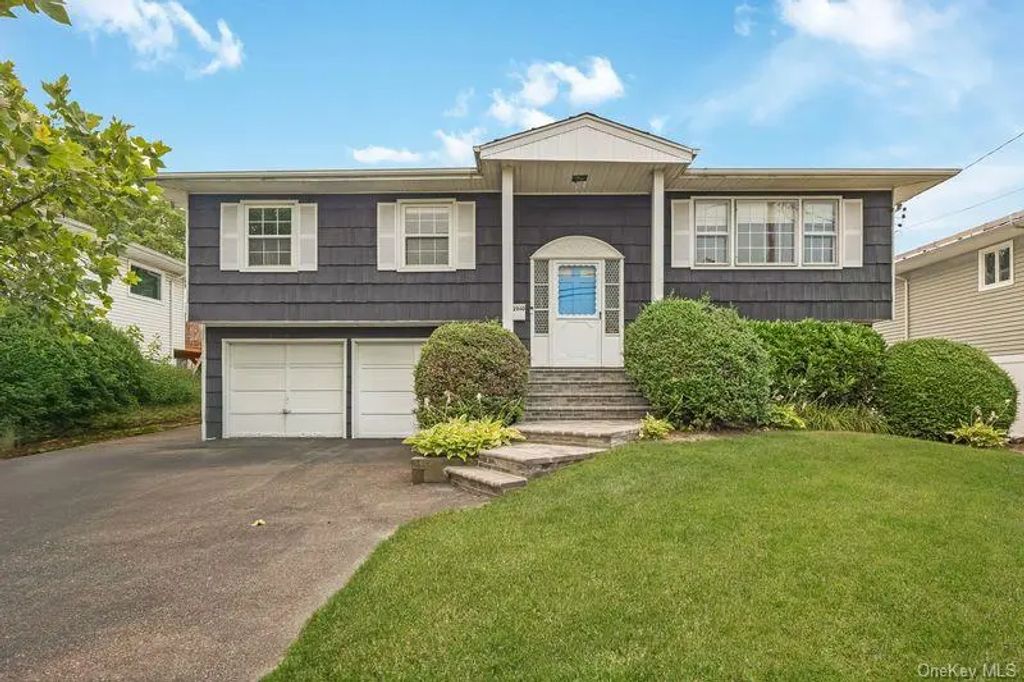 2940 Bond Drive, Merrick