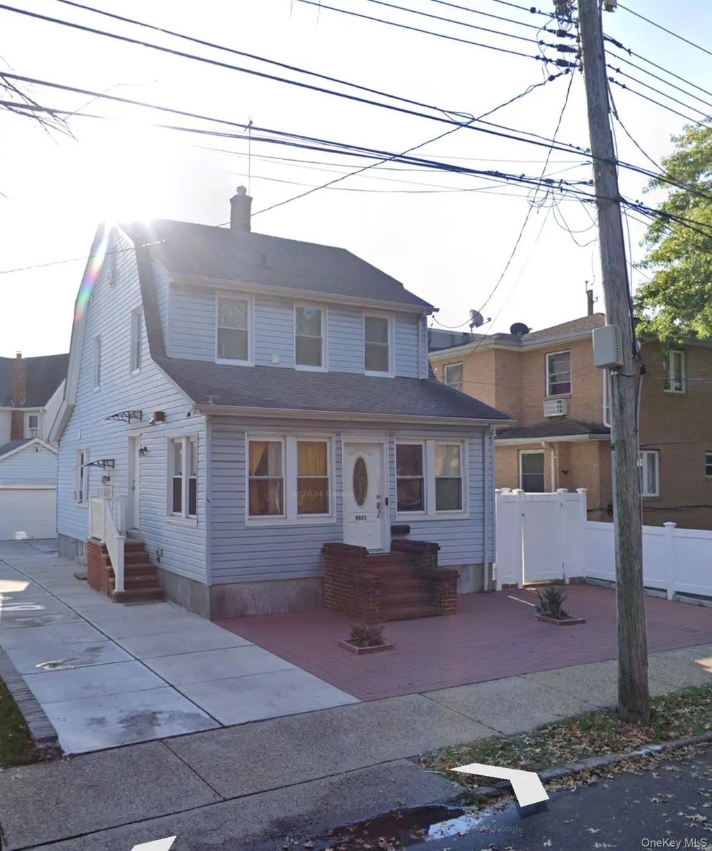 9021 Winchester Boulevard # Apt 2, Queens Village