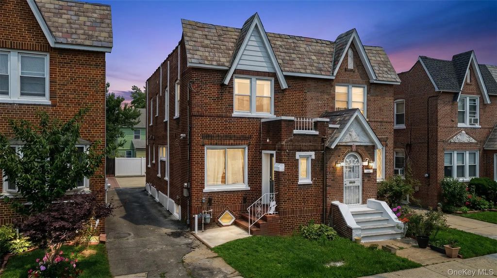 9431 239th Street, Floral Park