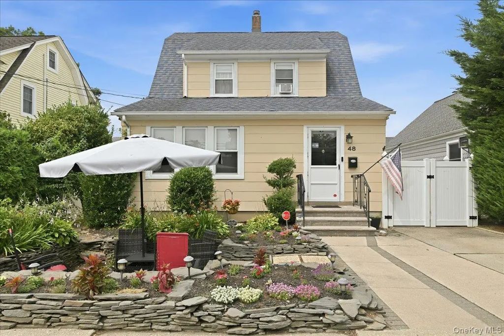 48 Poplar Street, West Hempstead