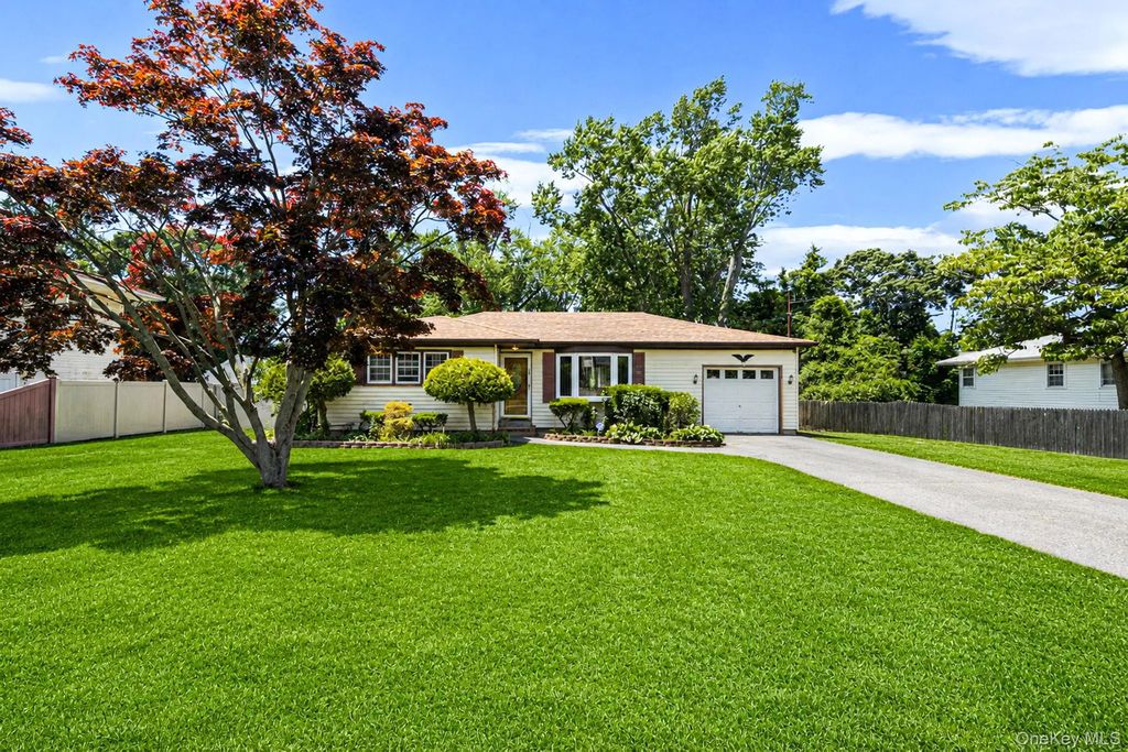 190 Bay Avenue, Patchogue