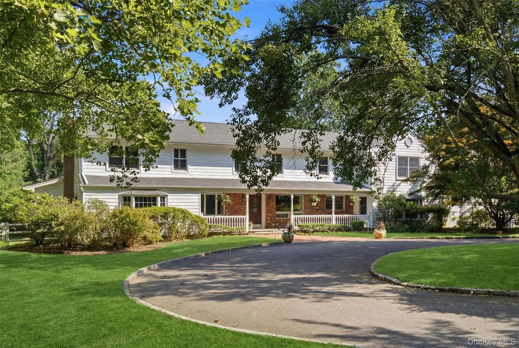 27 School Lane, Lloyd Harbor