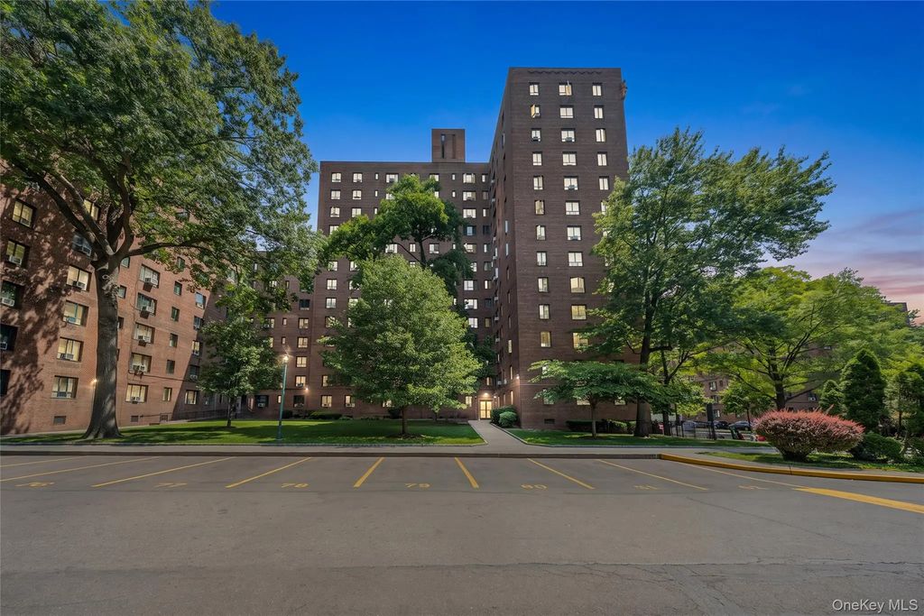 1605 Metropolitan Avenue # 4h, Bronx