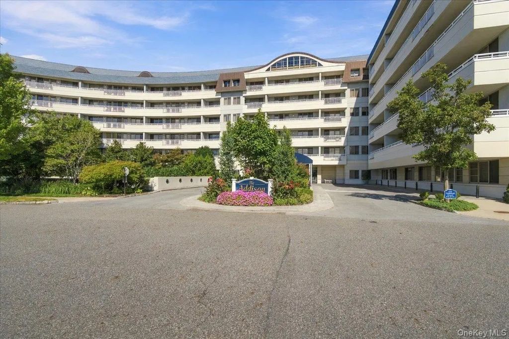 100 Harbor View Drive # 651, Port Washington