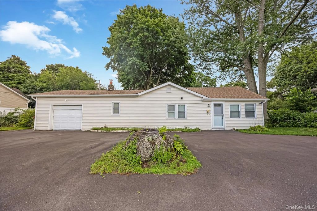 20 Buchanan Avenue, Wheatley Heights