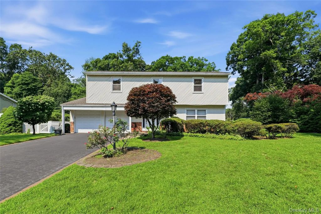 12 Kenny Street, Hauppauge