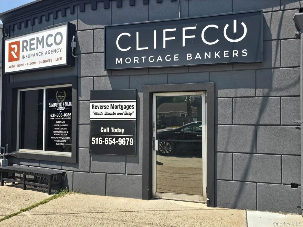 3265 Merrick Road, Wantagh