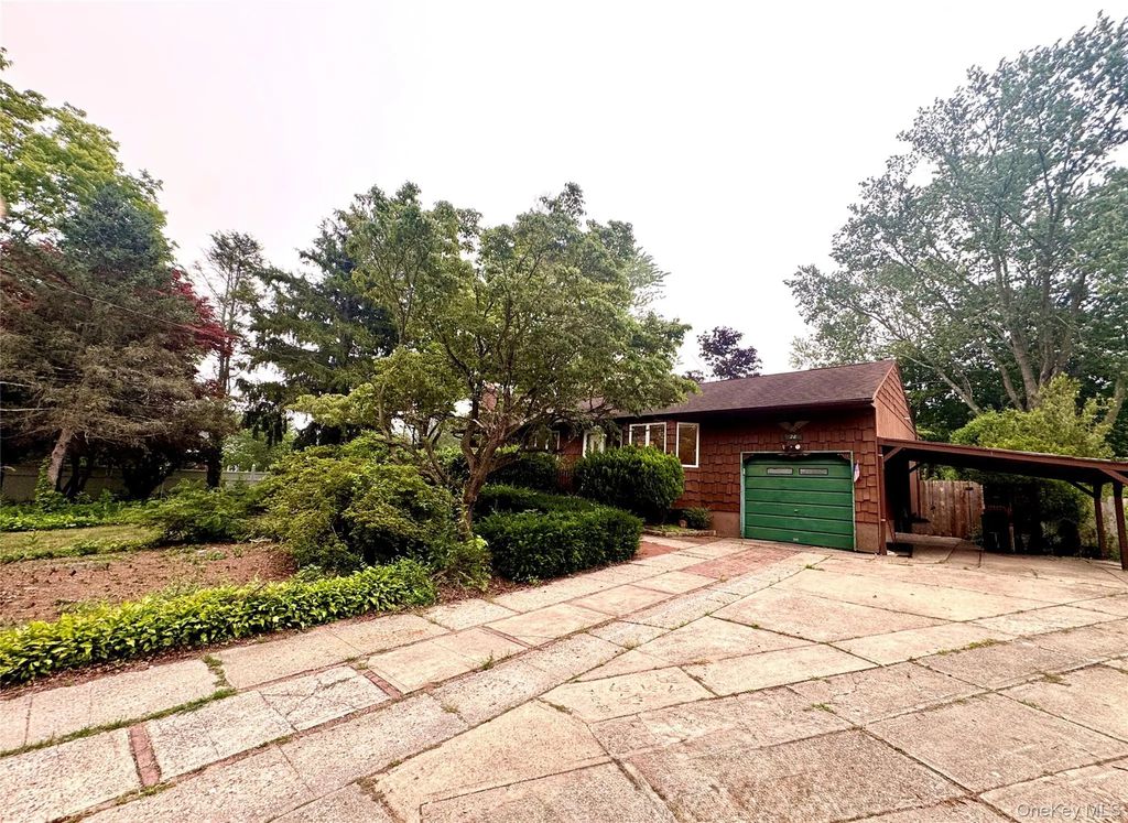 28 Euclid Avenue, Dix Hills