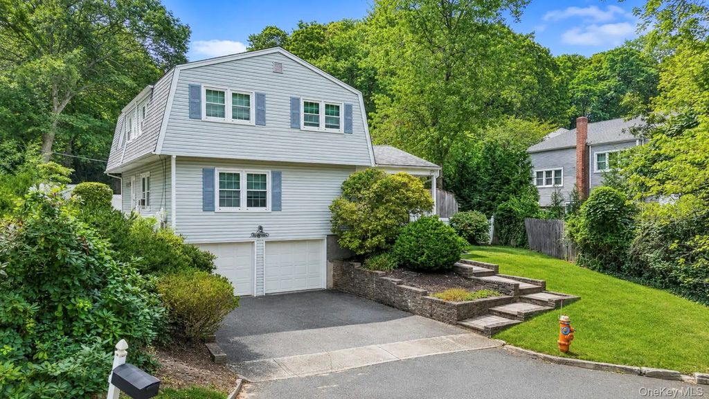 35 Sanford Street, Huntington Station