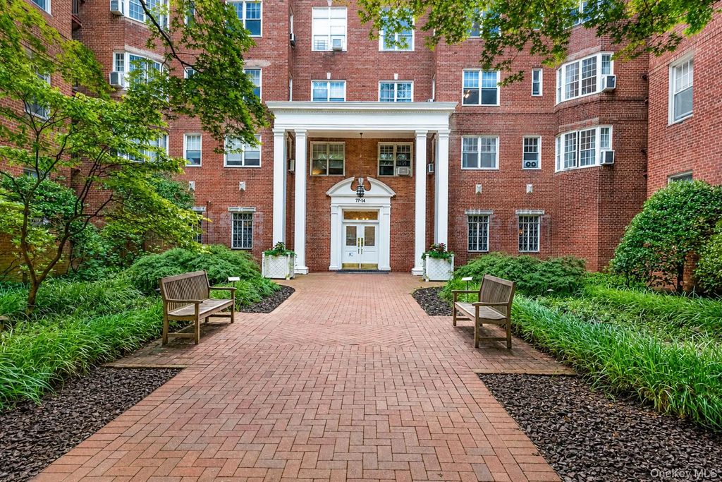 77-14 113th Street # 6r, Forest Hills
