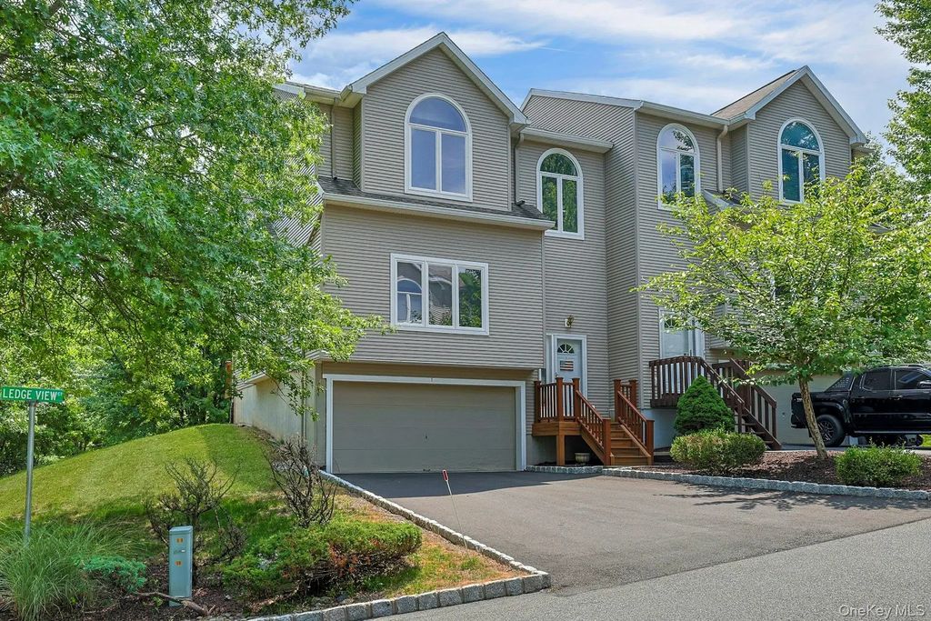 1 Ledger View Court, Highland Mills