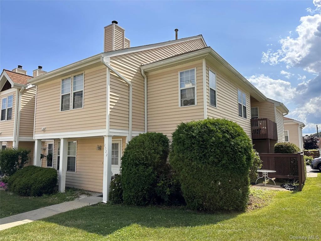 2522 Whispering Hills, Chester