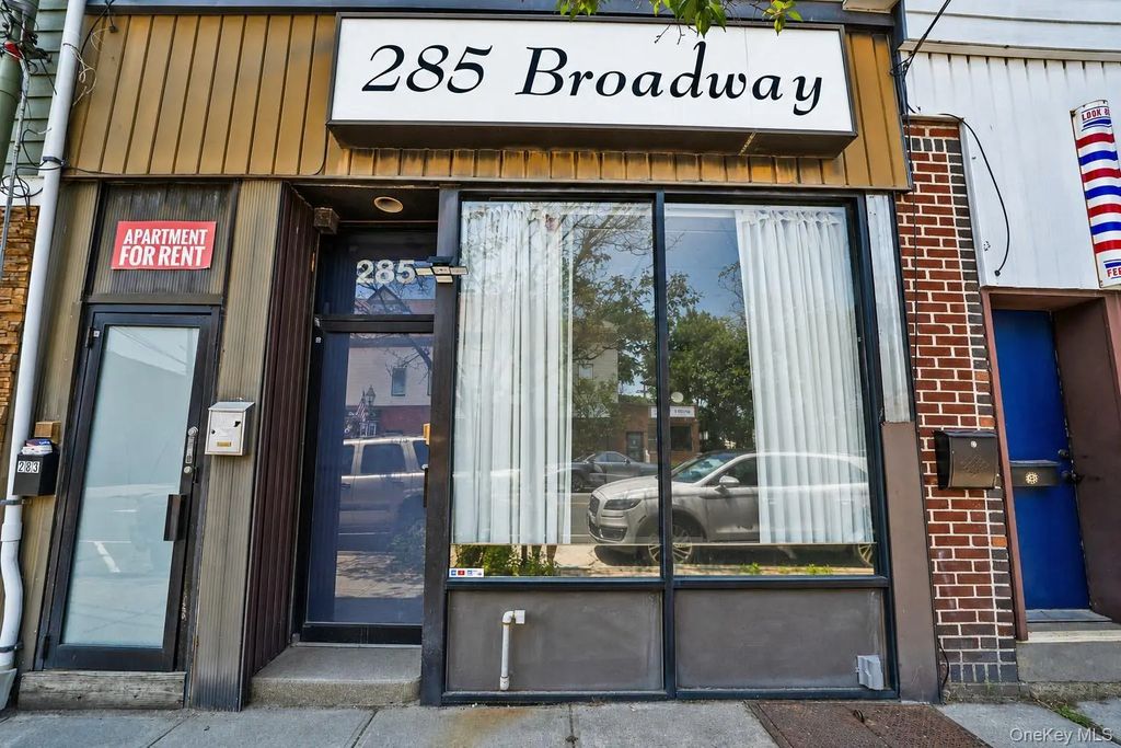 285 Broadway, Bethpage