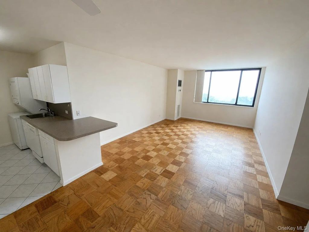 27010 Grand Central Parkway # 7c, Floral Park