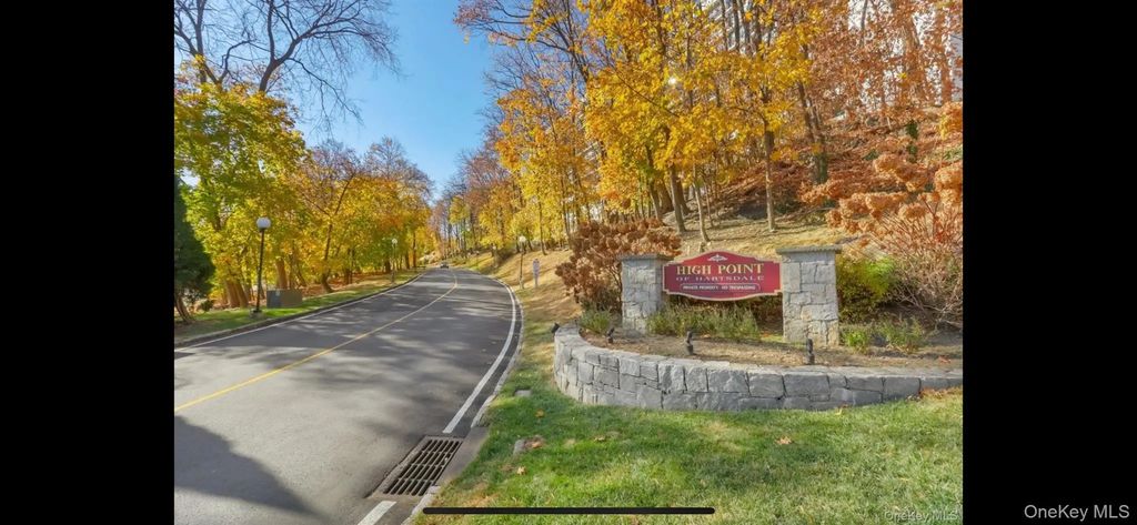 200 High Point Drive # Ph 8, Hartsdale
