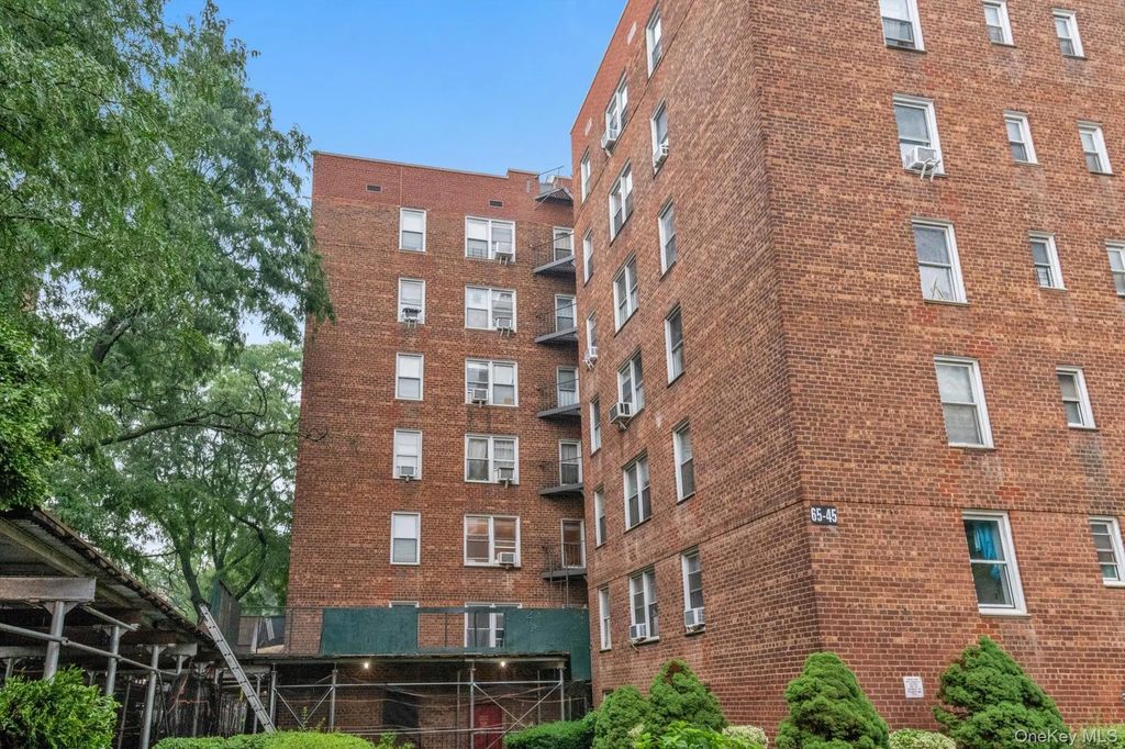 65-45 Yellowstone Boulevard # 2b, Forest Hills