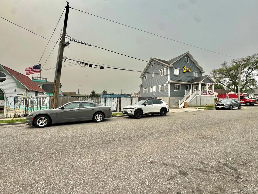 19 Suffolk Street, Freeport