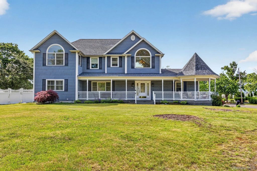 60 Steuben Boulevard, Nesconset