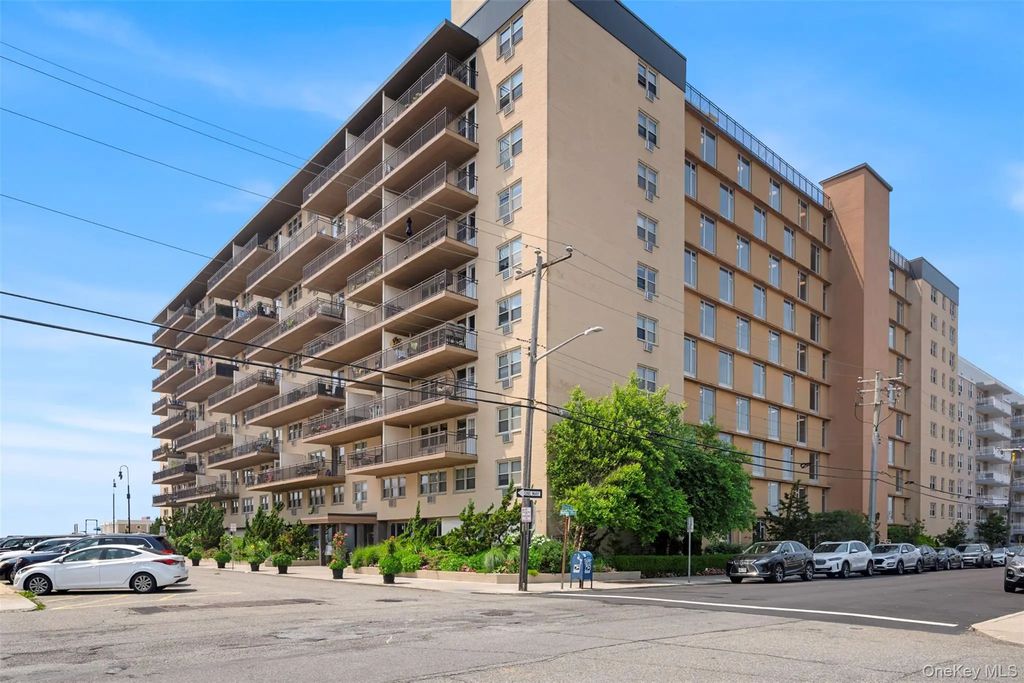 25 Neptune Boulevard # 6f, Long Beach