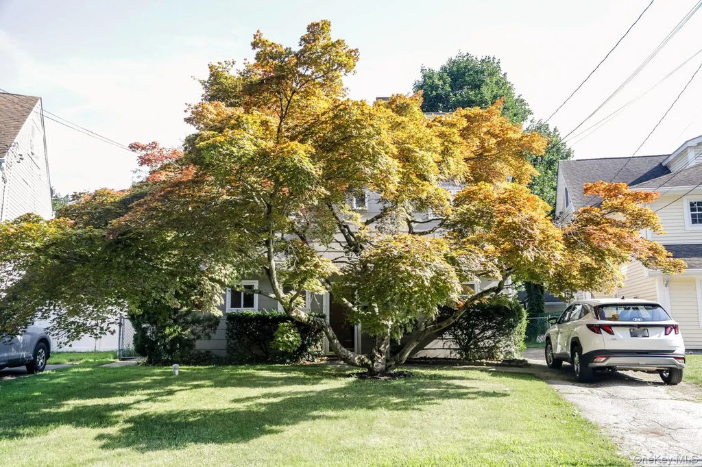 20 Riverview Court, Ossining