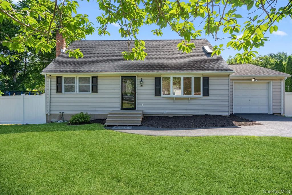 325 Harrison Avenue, Miller Place
