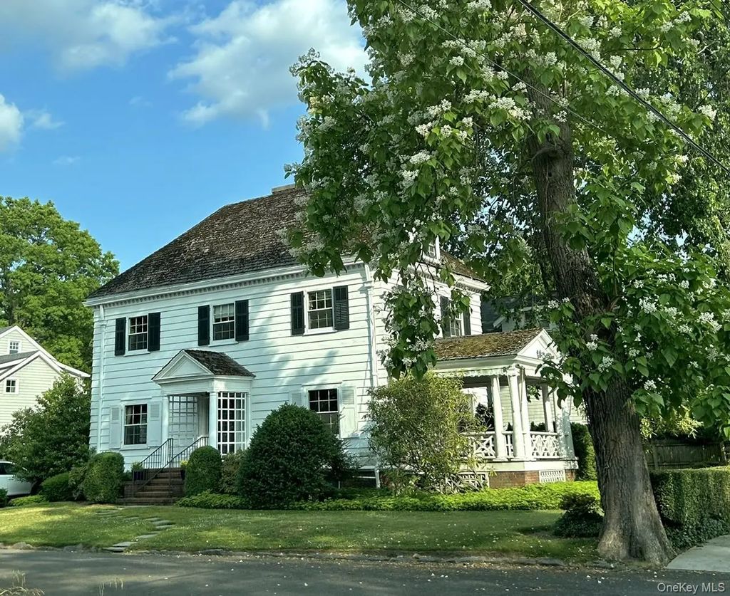 11 Maple Avenue, Larchmont