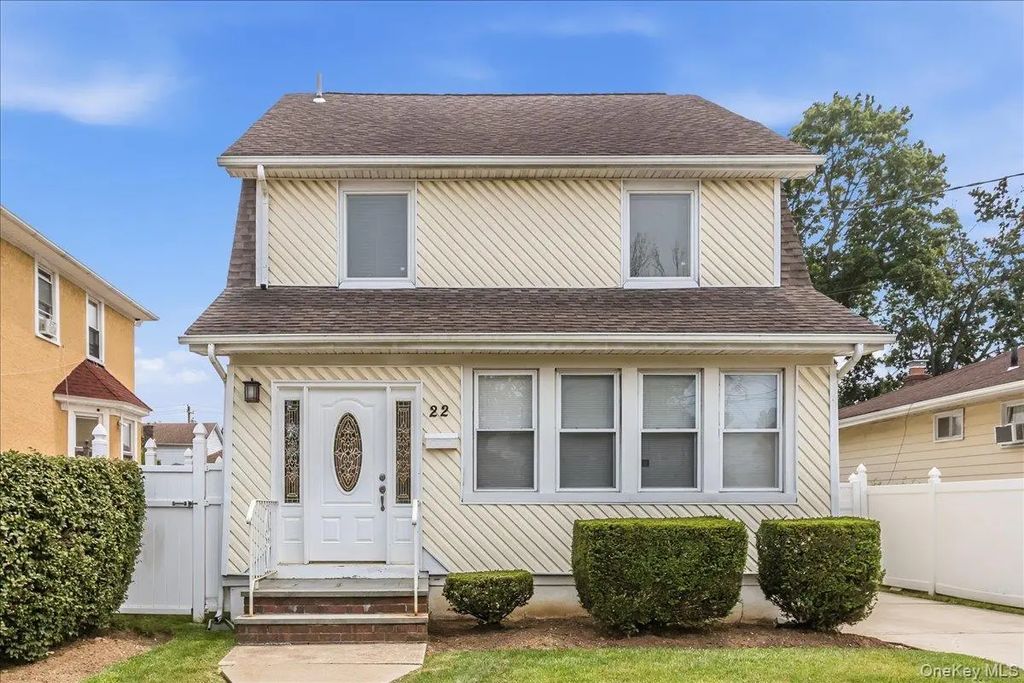 22 Homan Boulevard, Hempstead
