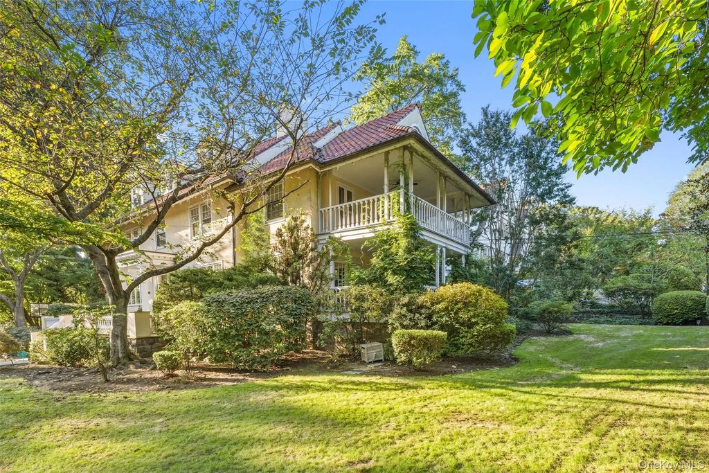 2 Dellwood Road, Bronxville