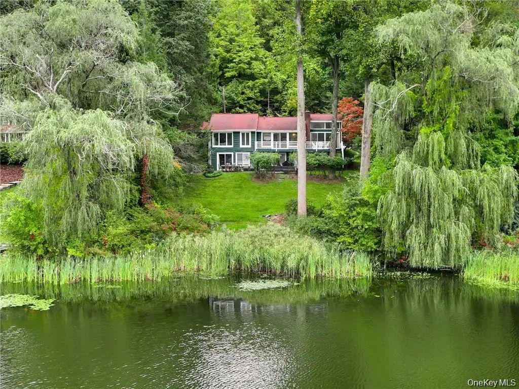 38 Bishop Park Road, Pound Ridge