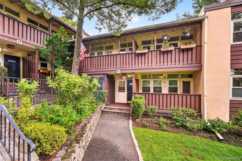 95 Wiltshire Road # C 16, Scarsdale