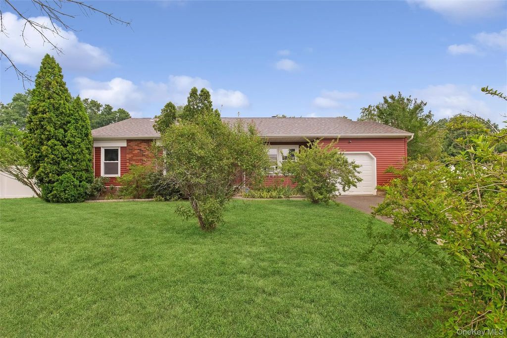 98 Constable Drive, Riverhead