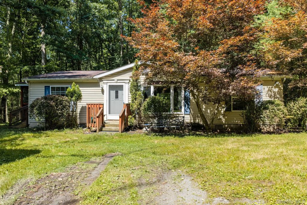 528 Van Tuyl Road, Barryville