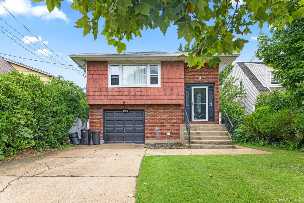 284 Baldwin Road, Hempstead
