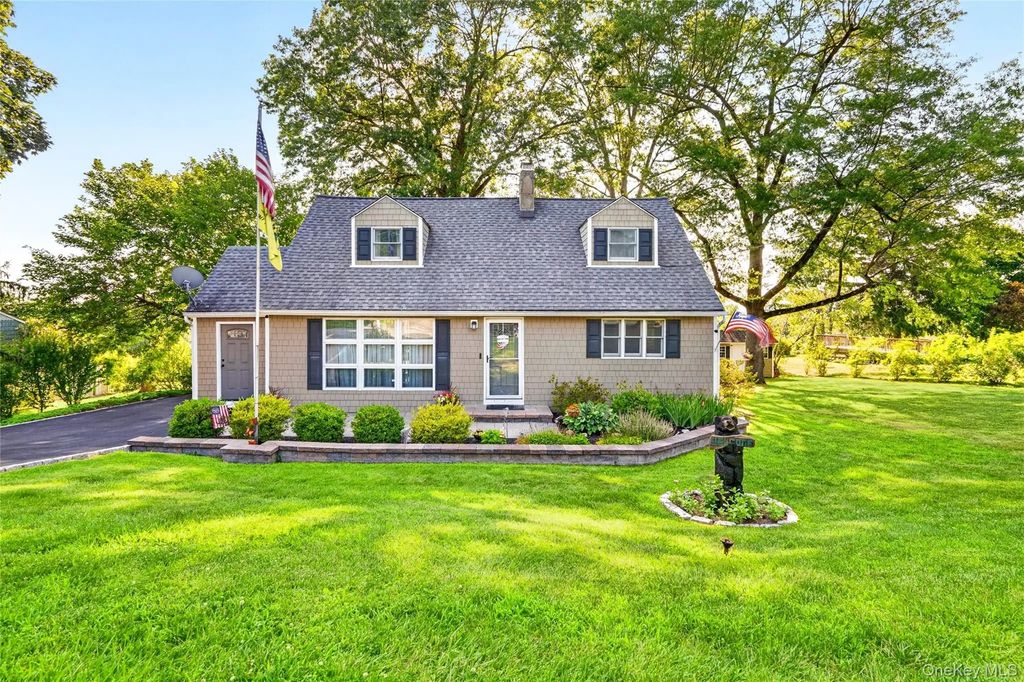 41 Bloomer Road, Brewster