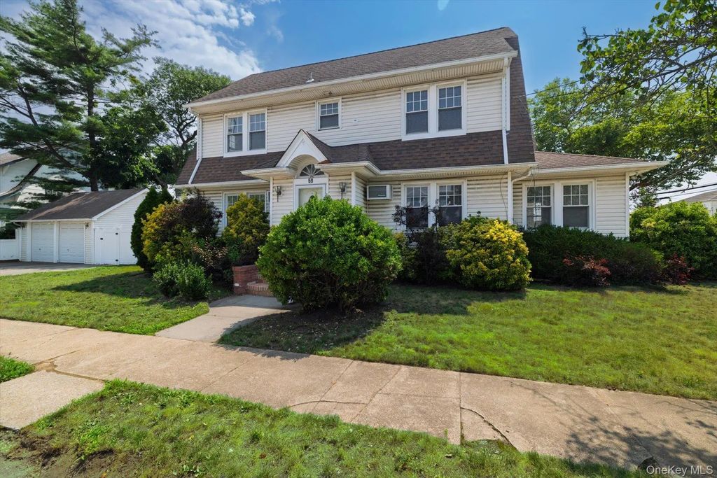59 Hampton Road, Lynbrook