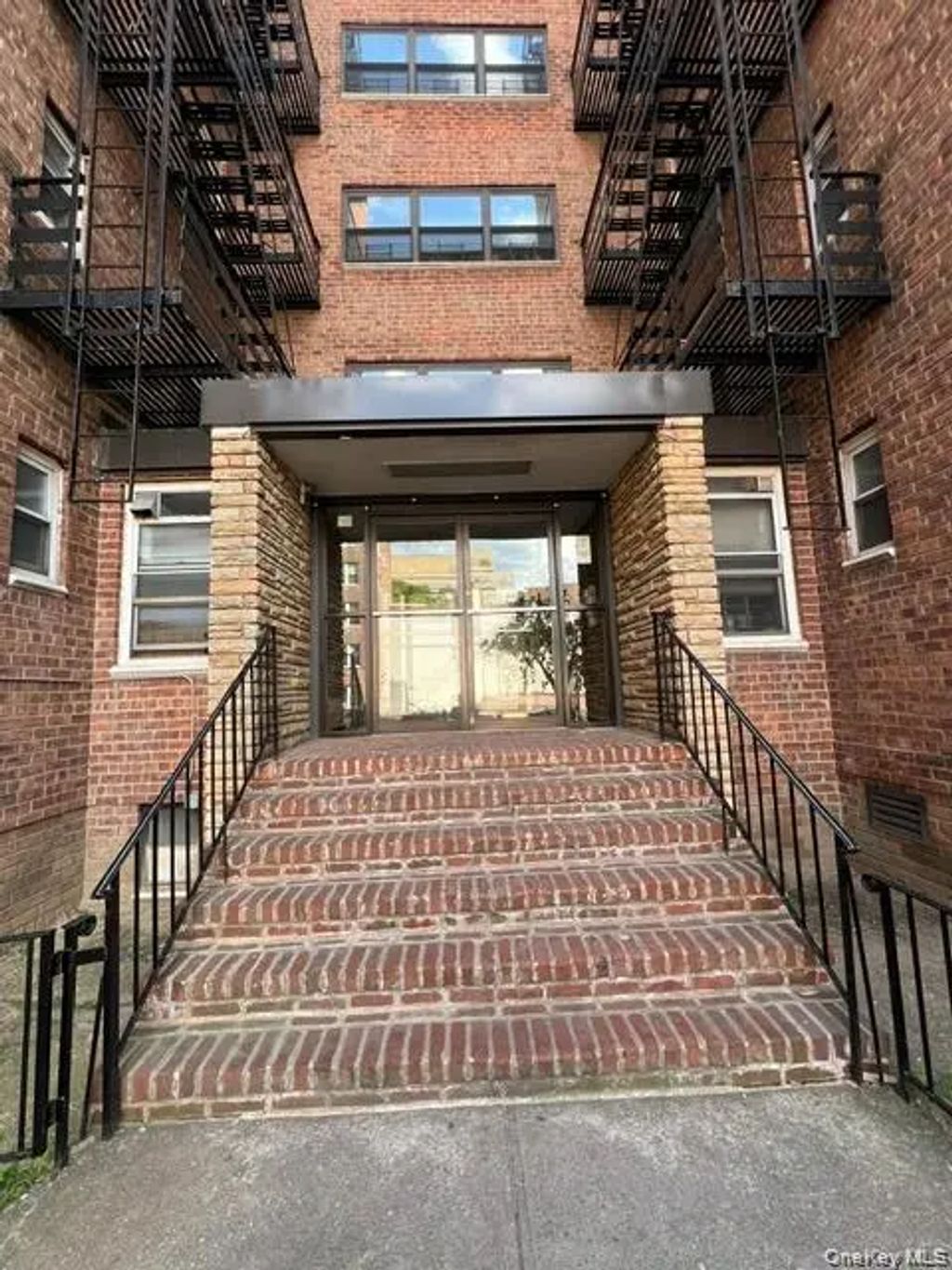 64-74 Saunders Street # 1e, Rego Park