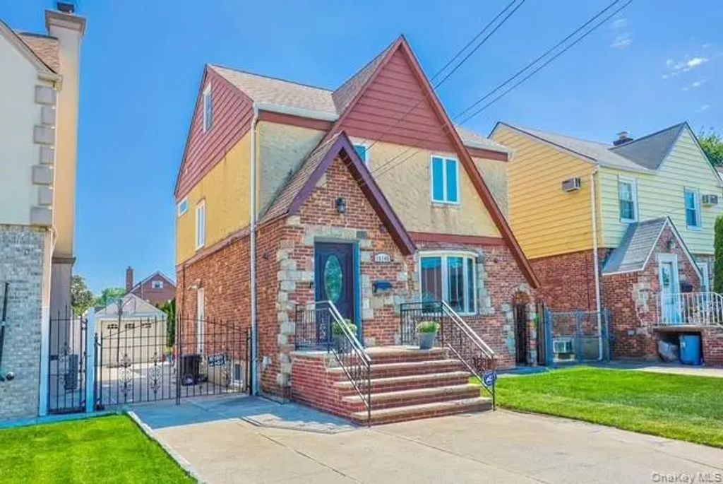 151-46 10th Avenue, Whitestone
