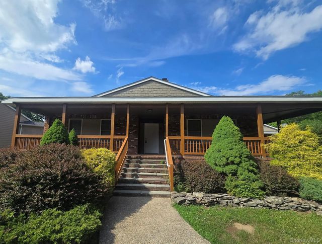 1-18 Willow Way # 6 (locust Lane), Rhinebeck
