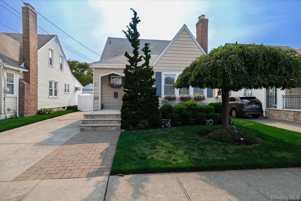 43 Devon Street, Malverne