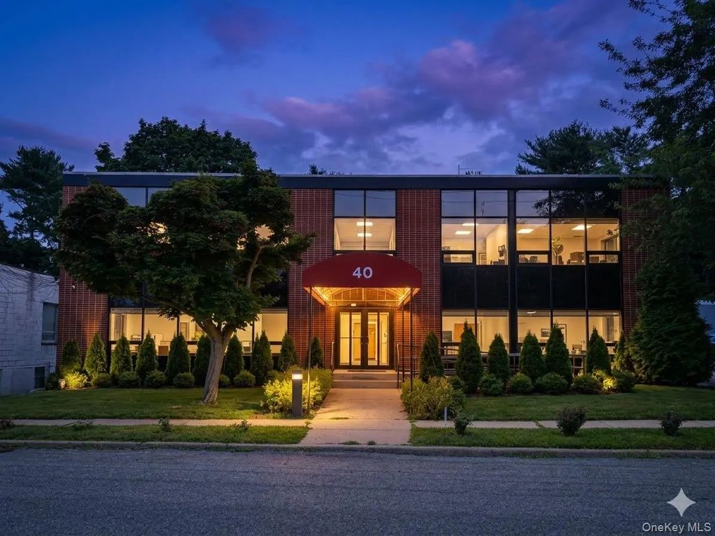 40 Railroad Avenue # 202 C, Glen Head