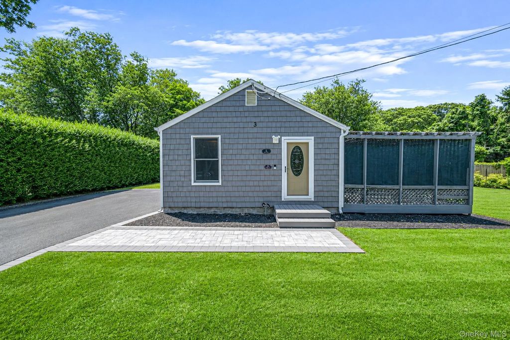 3 Bay Lane, Brookhaven
