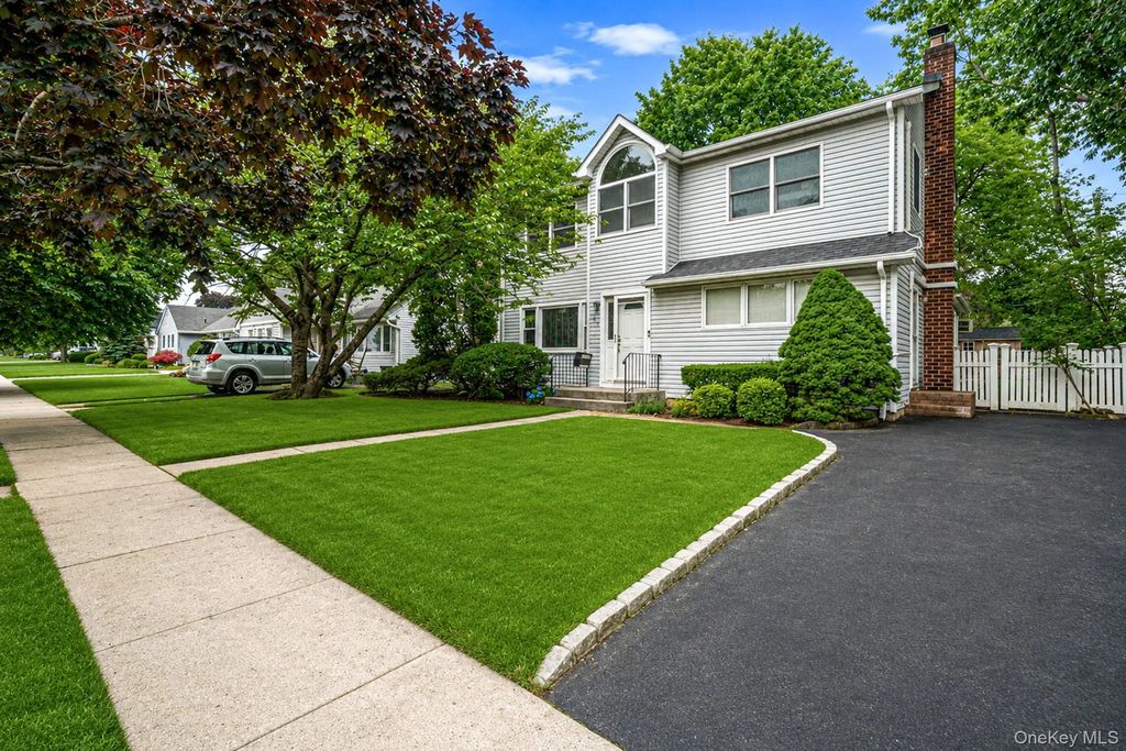 751 Fillmore Road, East Meadow