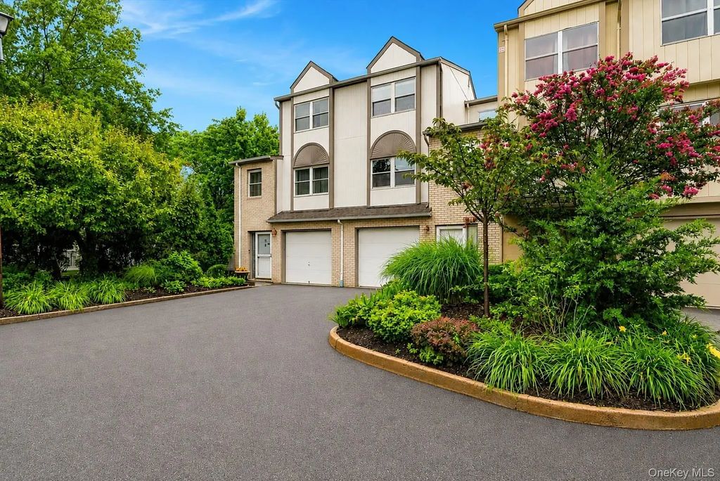 20 Milford Court, Nanuet