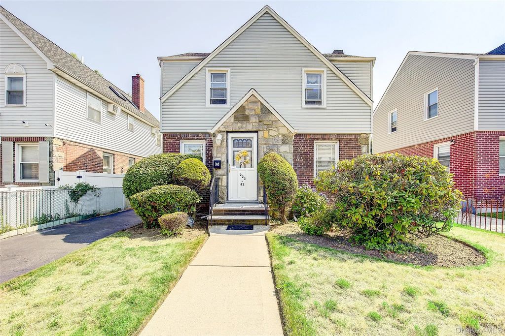 223-42 114th Avenue, Cambria Heights
