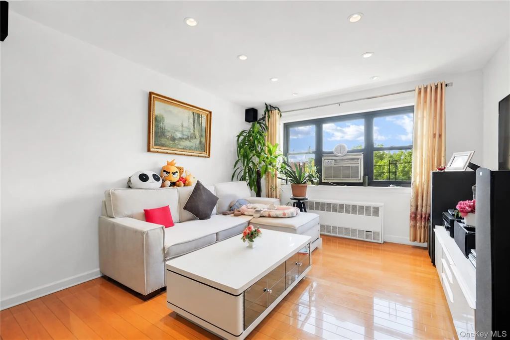 138-25 31 Drive # 6l, Flushing