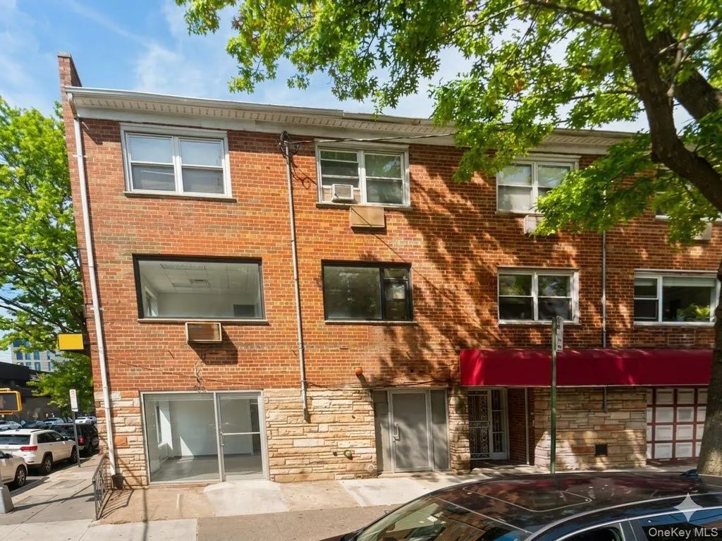 142-01 37th Avenue, Flushing